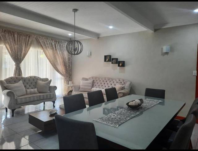 4 BEDROOM HOUSE FOR SALE IN VANDERBIJLPARK SE 7